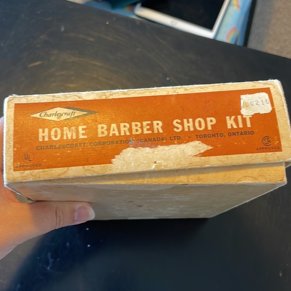 Vintage Barber Kit - Picture 3 of 10